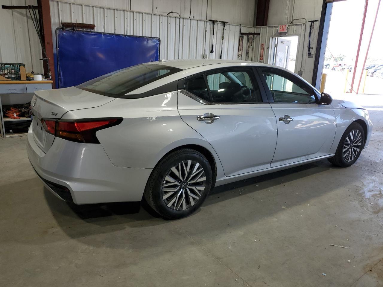 2024 Nissan Altima Sv - Image 3