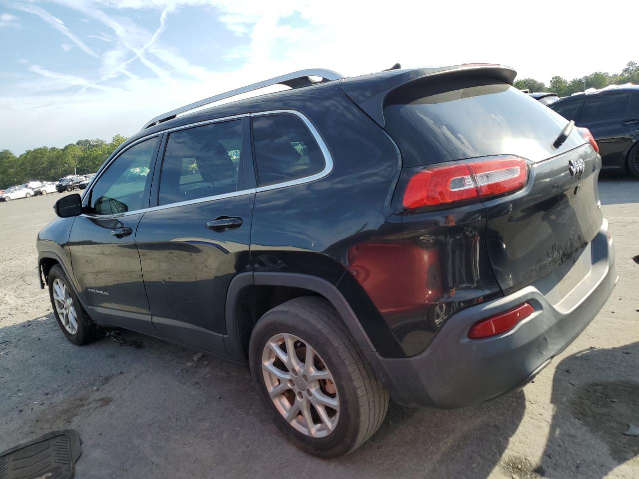 2016 Jeep Cherokee Latitude - Image 2