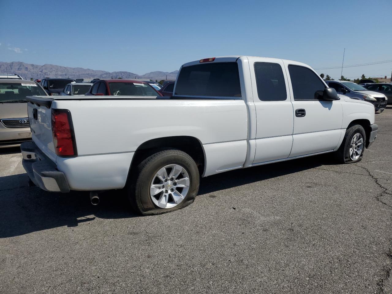 2005 Chevrolet Silverado C1500 - Фото 3