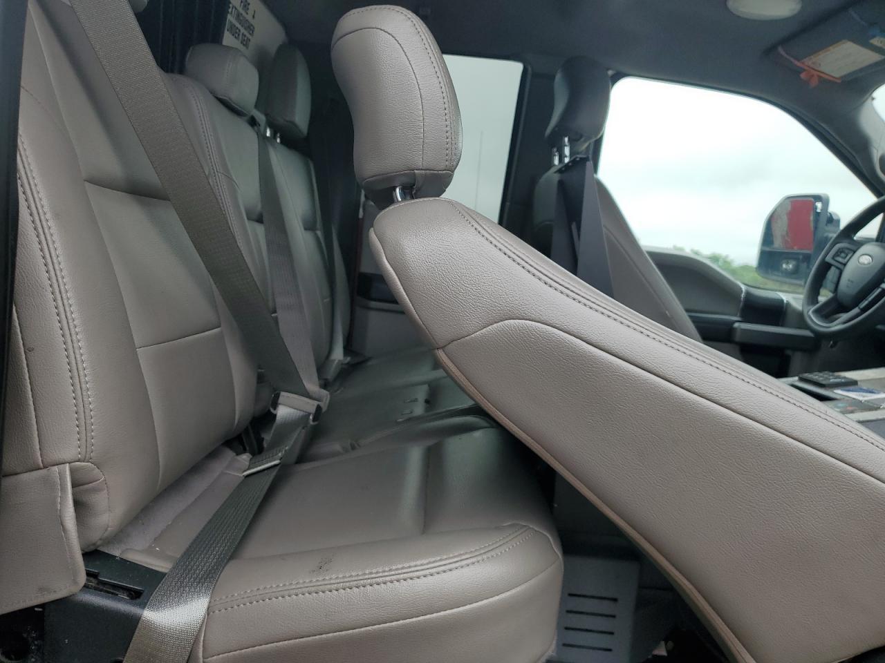 2017 Ford F550 Super Duty - Фото 6