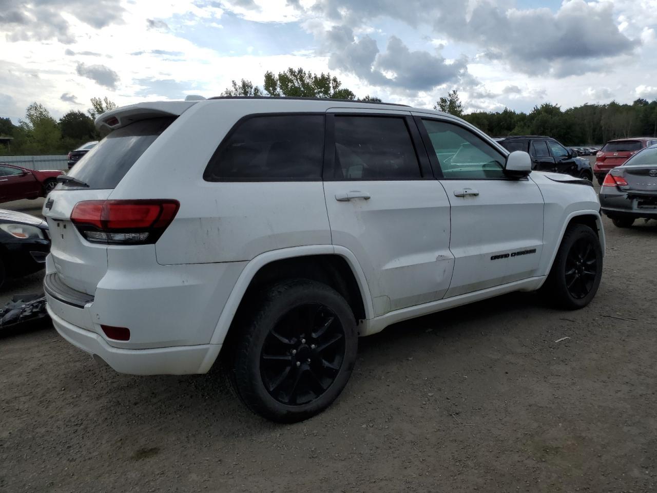 2017 Jeep Grand Cherokee Laredo - Фото 3