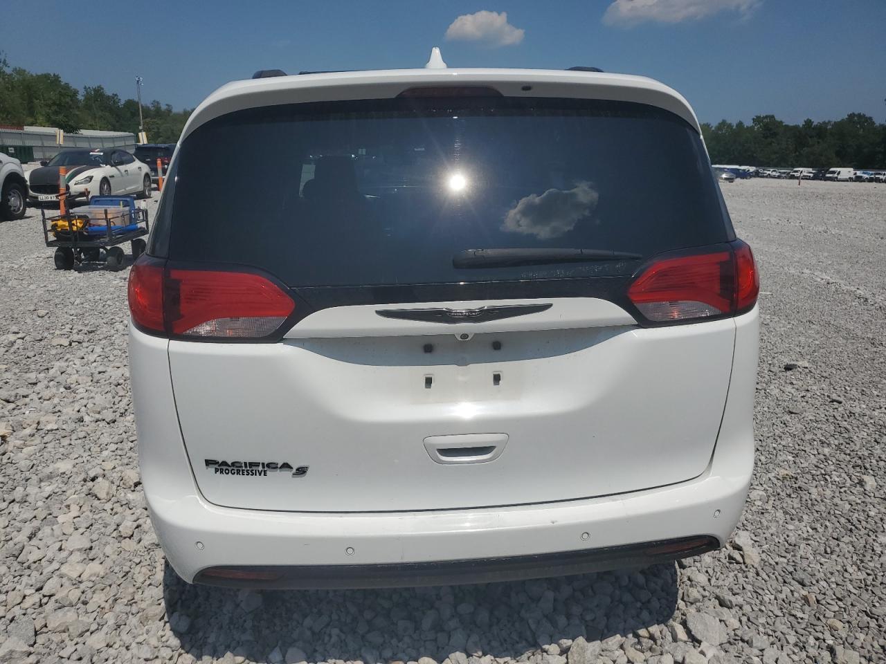 2018 Chrysler Pacifica Touring L - Фото 6