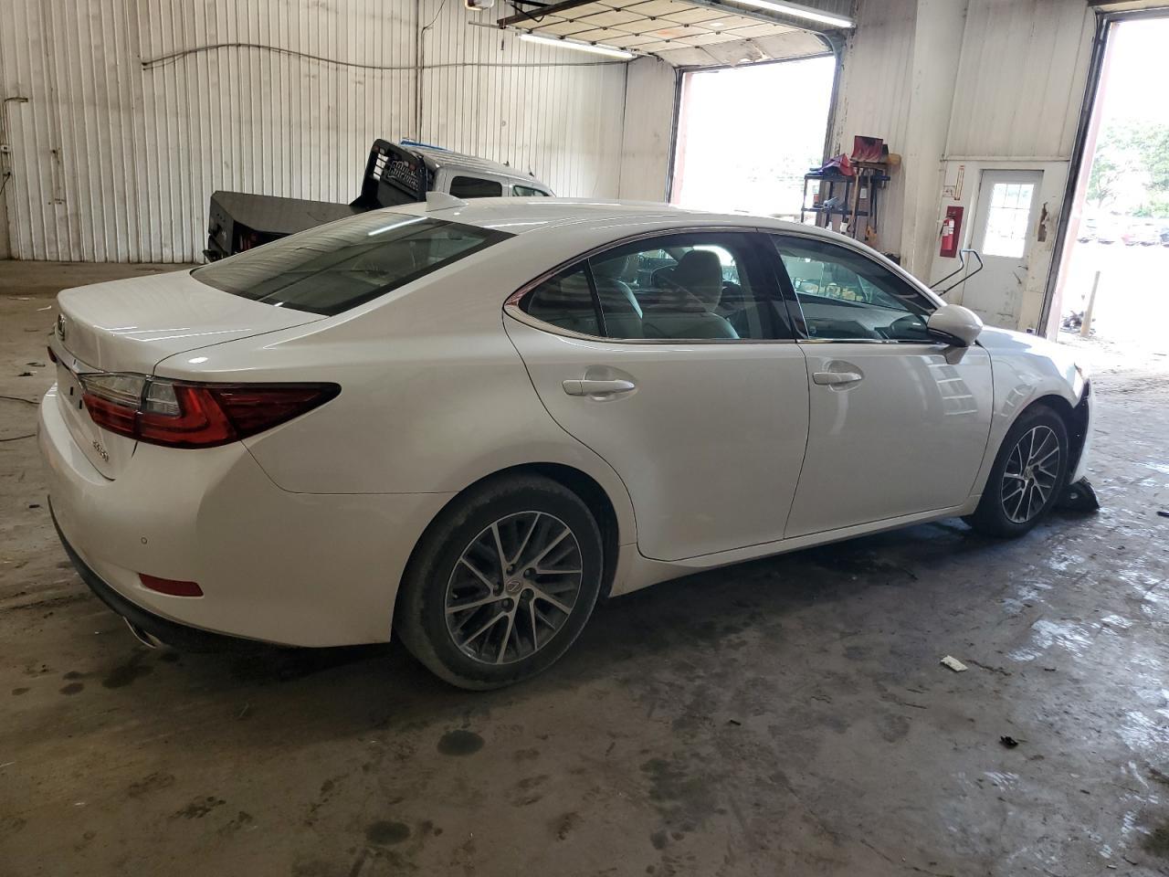 2017 Lexus Es 350 - Фото 3