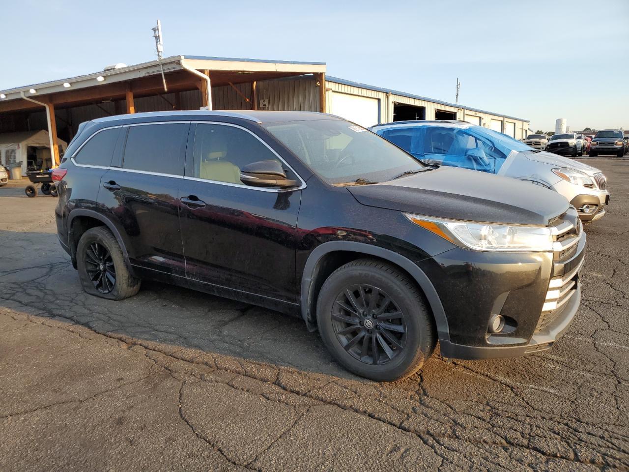 2018 Toyota Highlander Se - Фото 4