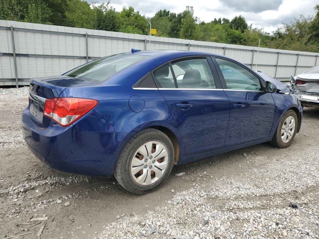 2012 Chev Cruze Ls - Фото 3