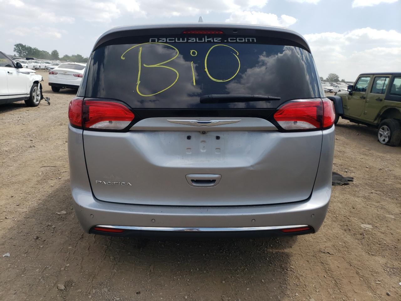 2018 Chrysler Pacifica Touring L - Фото 6