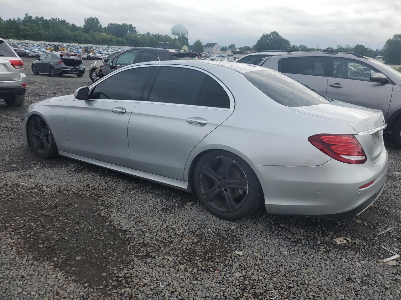 2017 Mercedes-Benz E 300 4Matic - Фото 2