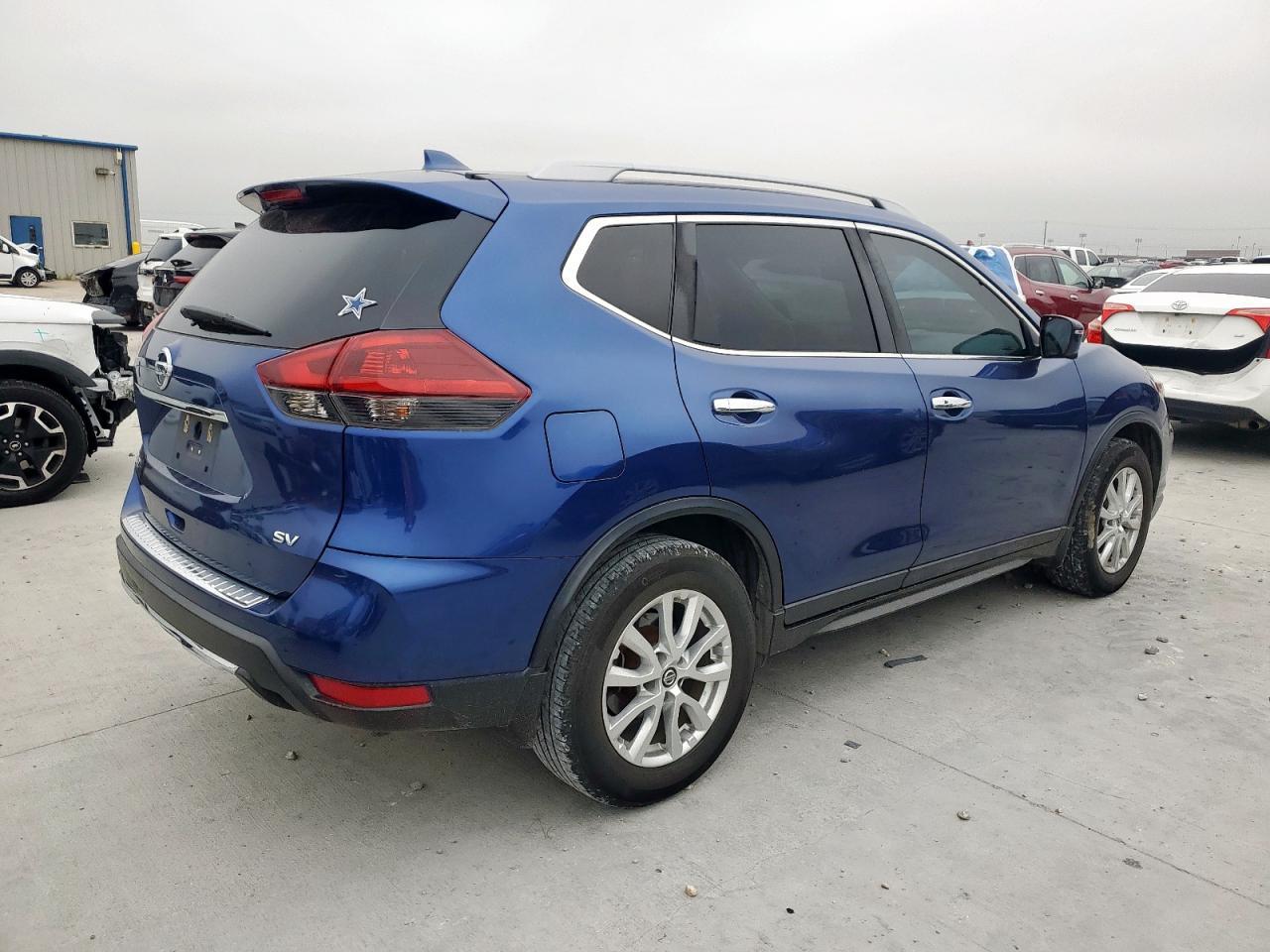 2018 Nissan Rogue S - Фото 3