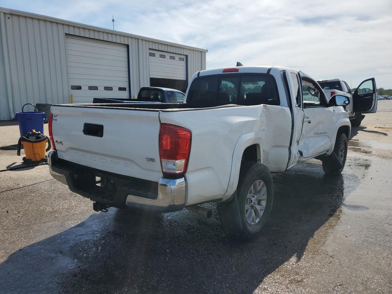 2017 Toyota Tacoma Access Cab - Фото 3