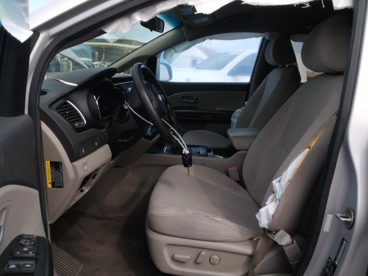 2017 Kia Sedona Lx - Фото 7