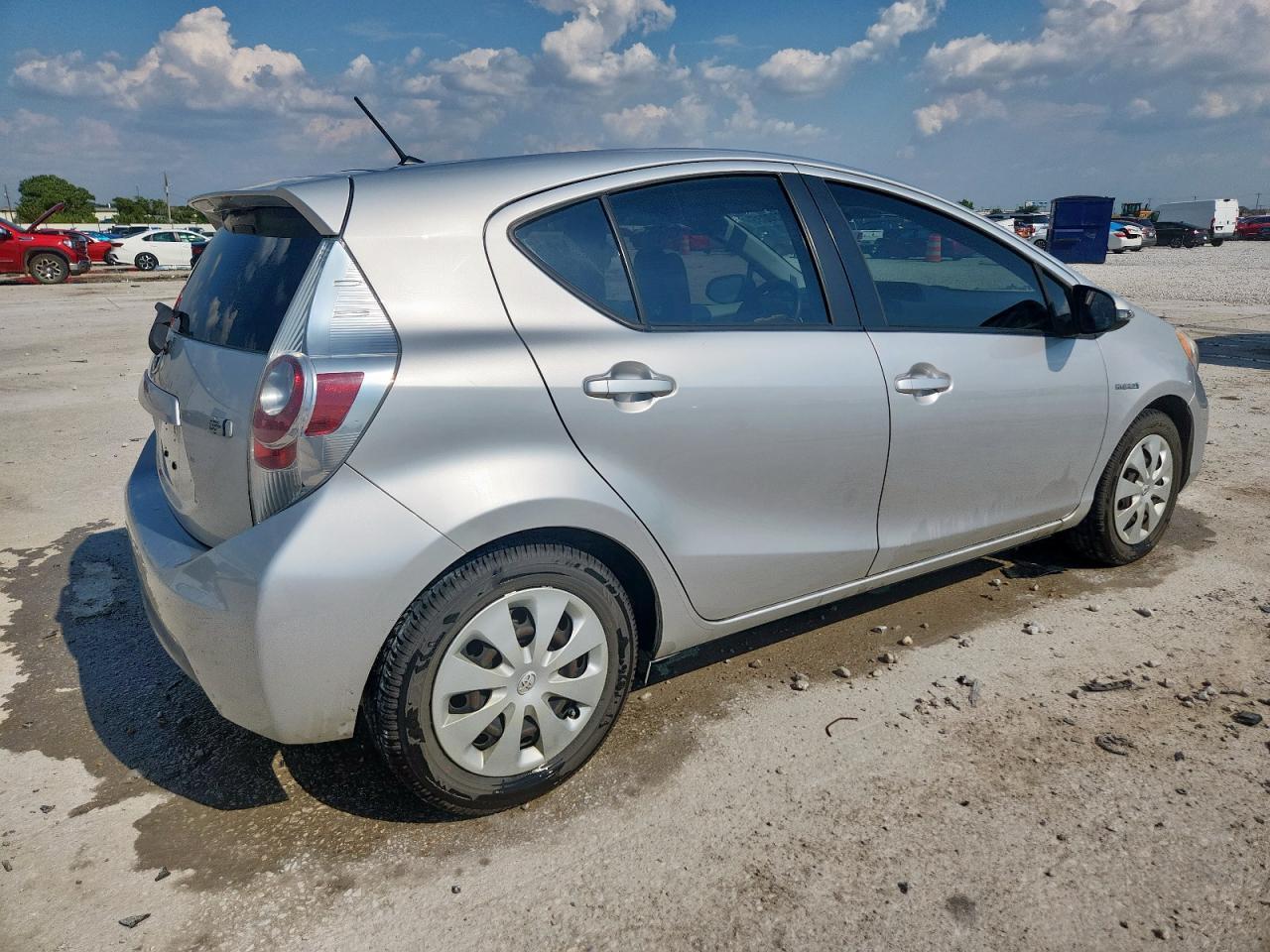 2013 Toyota Prius C - Image 3