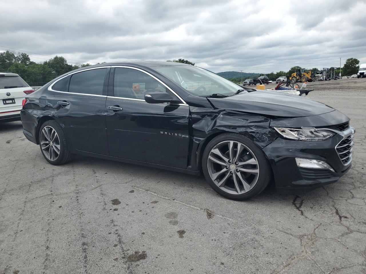 2019 Chevrolet Malibu Premier - Image 4