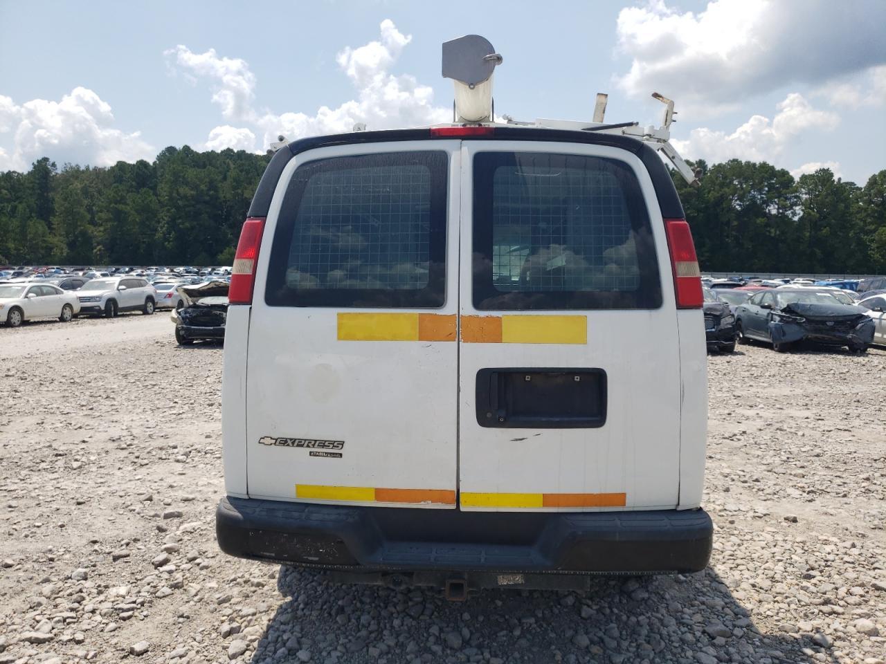 2013 Chevrolet Express G2500 - Image 6