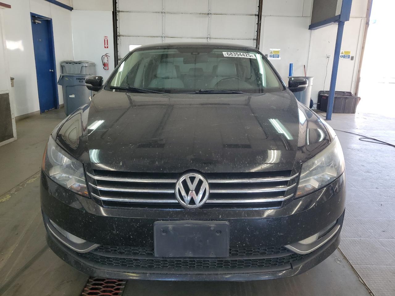 2015 Volkswagen Passat S - Image 5