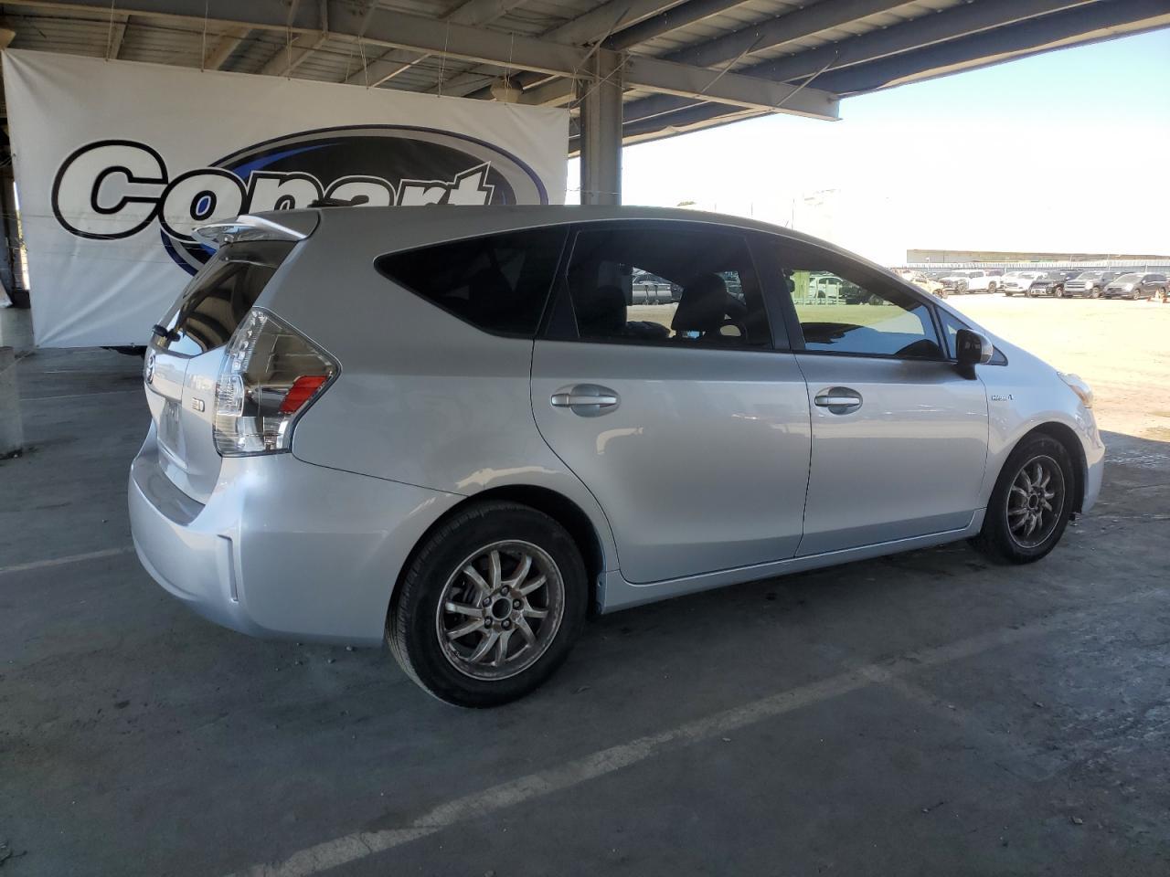2012 Toyota Prius V - Фото 3