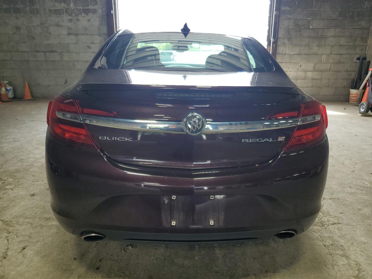 2017 Buick Regal Sport Touring - Image 6