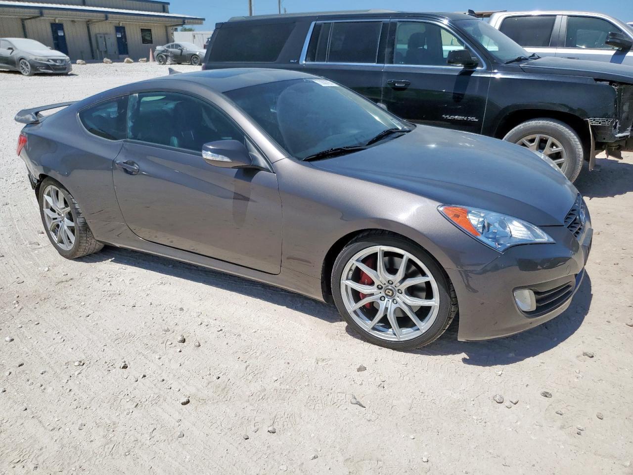 2012 Hyundai Genesis Coupe 3.8L - Фото 4