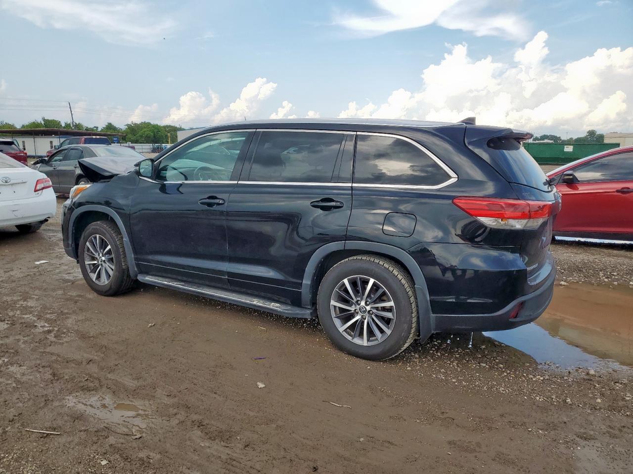 2018 Toyota Highlander Se - Фото 2
