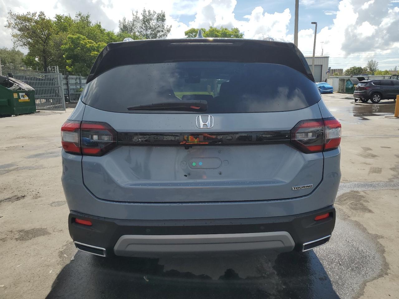 2024 Honda Pilot Touring - Image 6