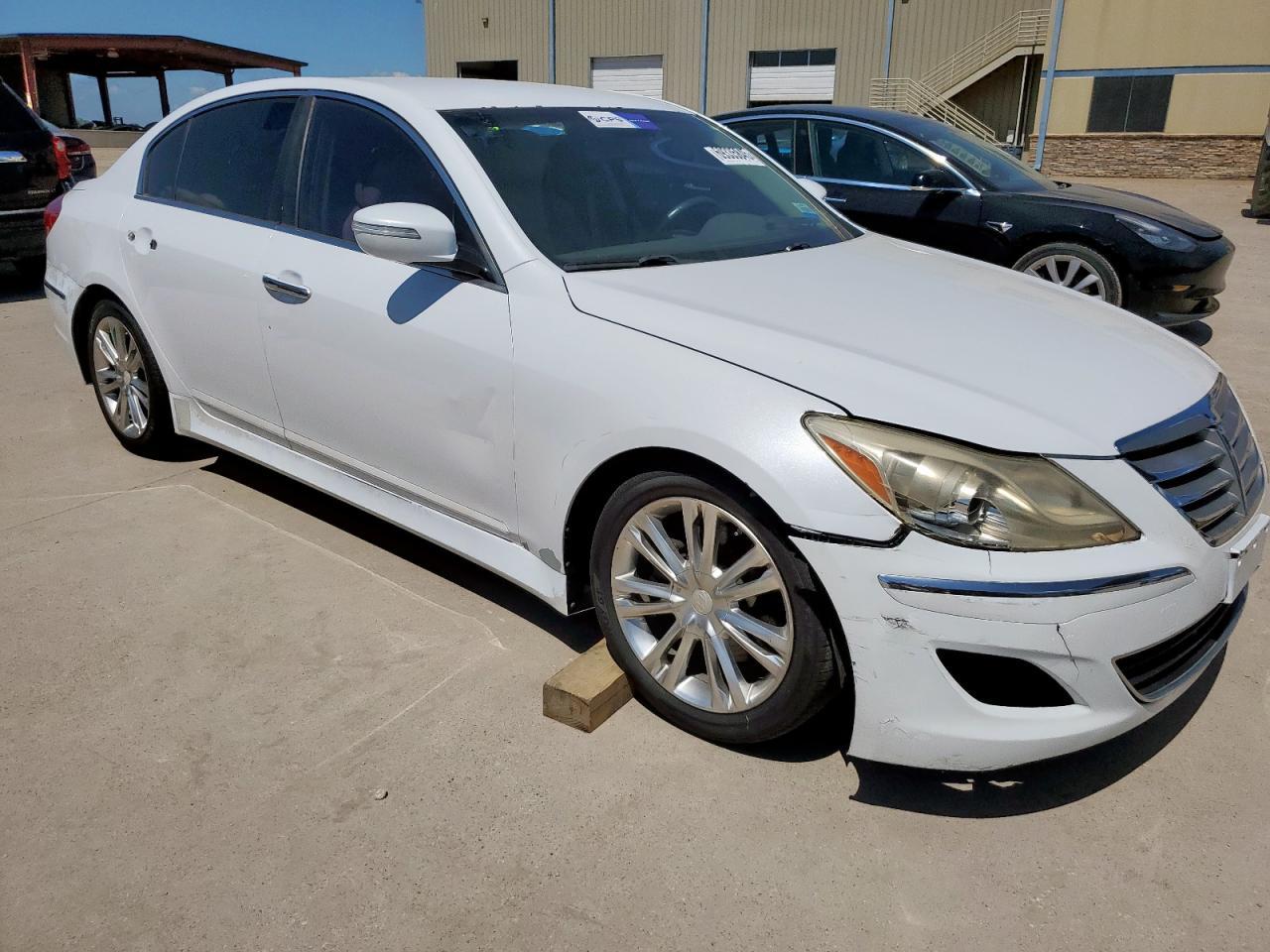 2014 Hyundai Genesis 3.8L - Фото 4