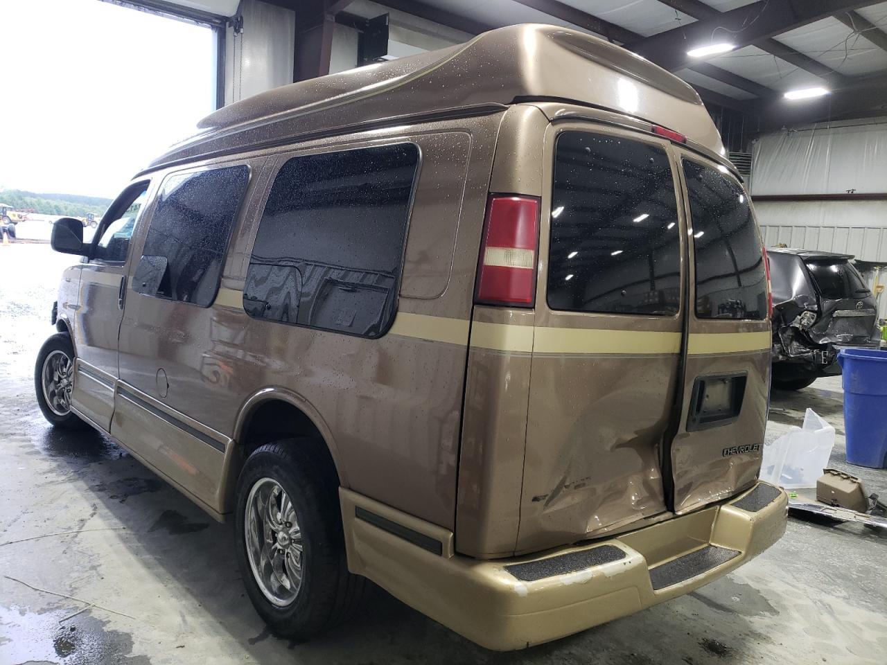 2004 Chevrolet Express G1500 - Фото 2