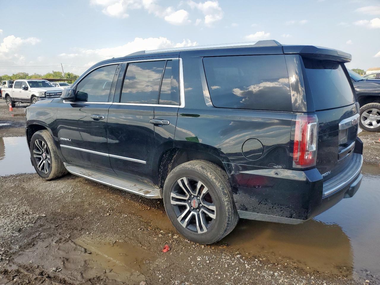 2015 GMC Yukon Denali - Фото 2