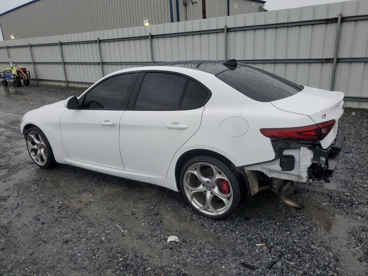 2019 Alfa Romeo Giulia Ti - Фото 2