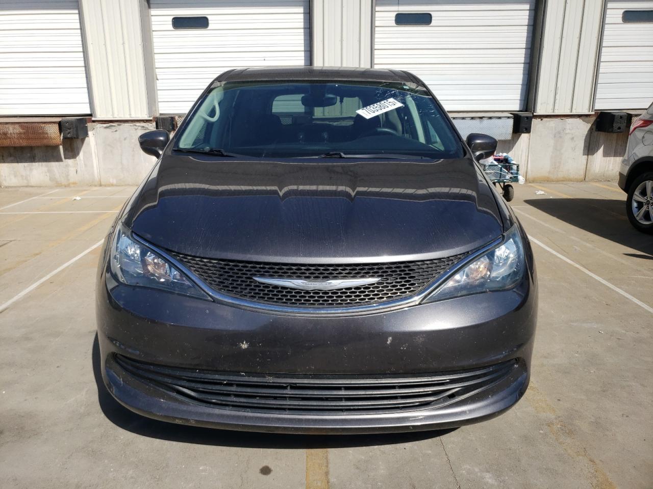 2017 Chrysler Pacifica Touring - Image 5