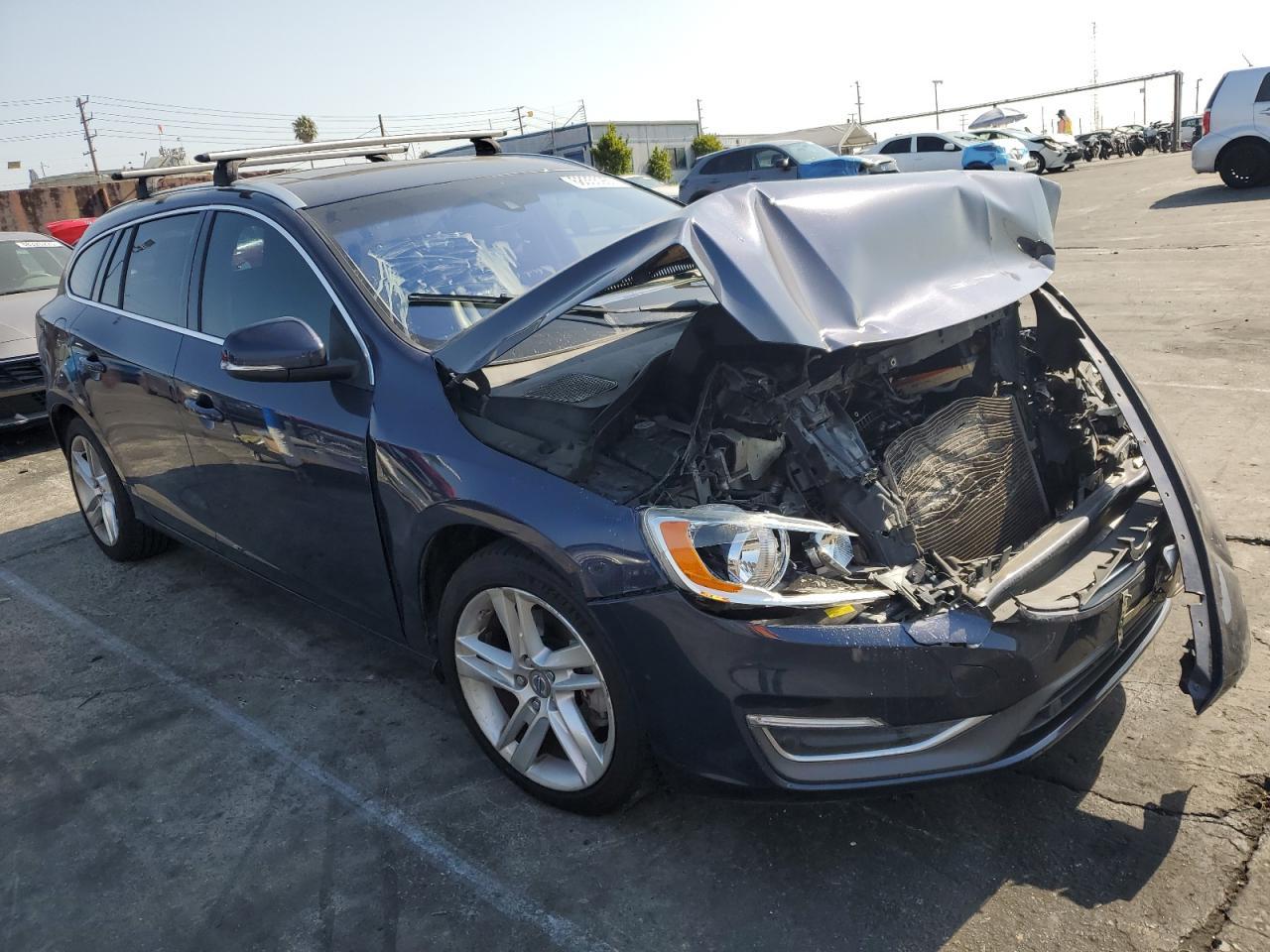 2015 Volvo V60 Premier - Image 4