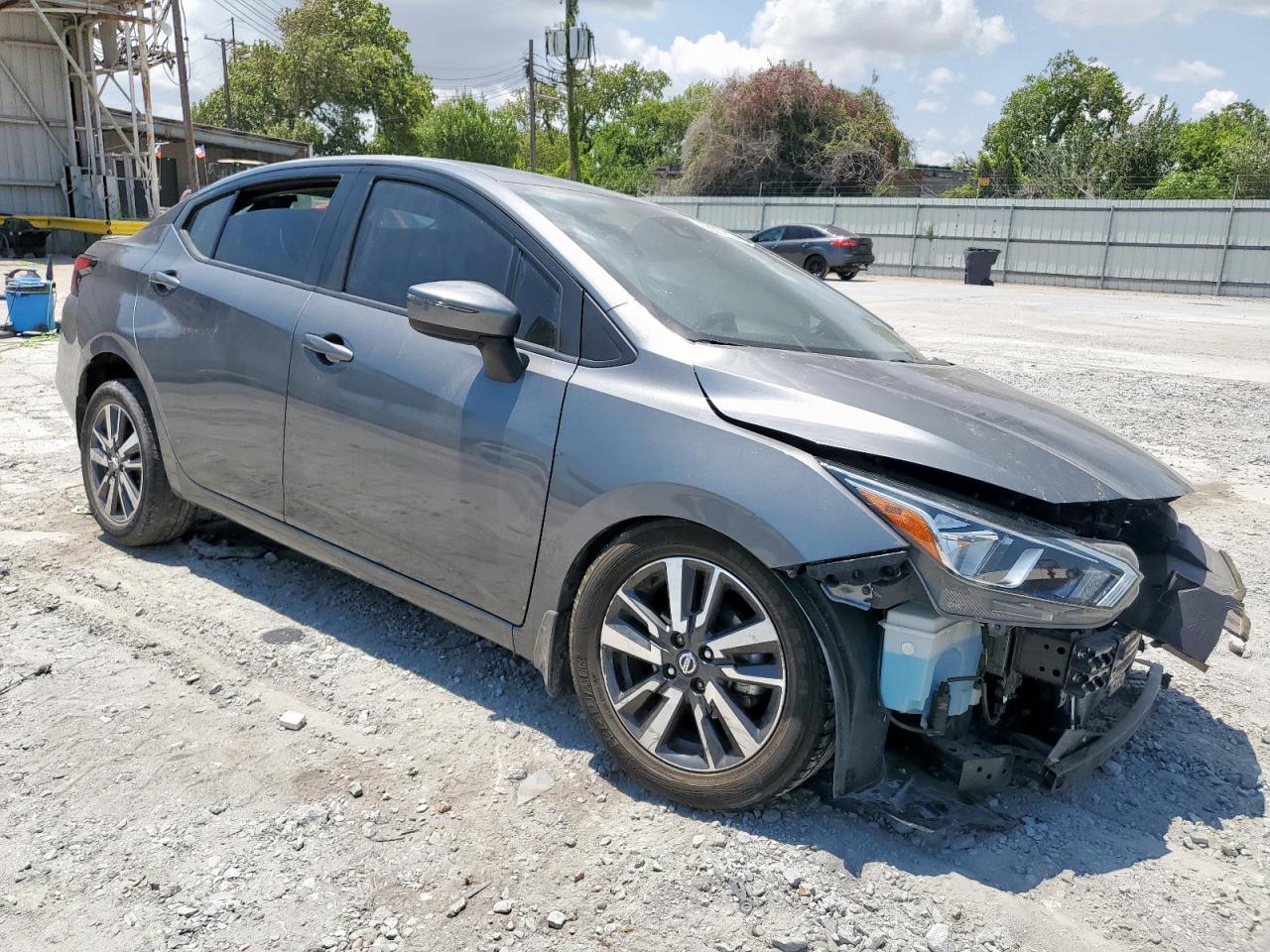 2020 Nissan Versa Sv - Image 4