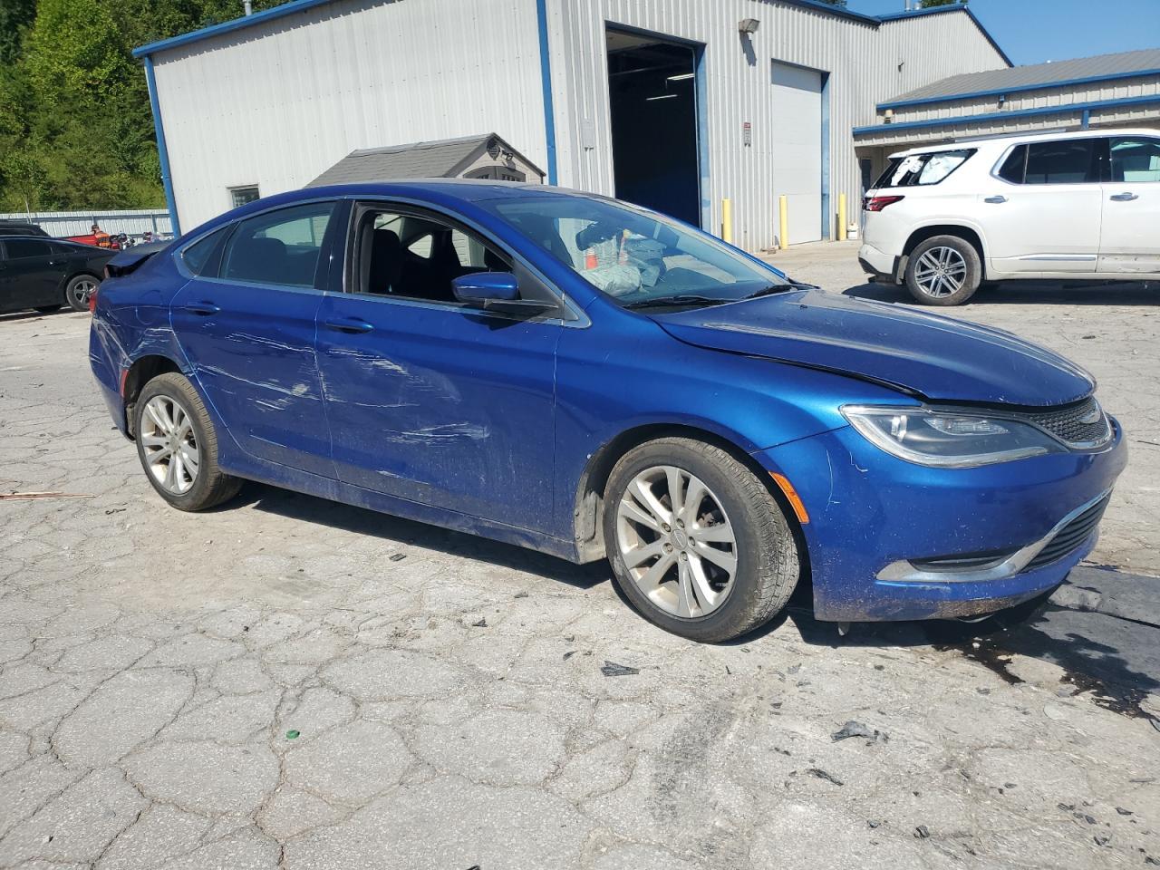 2015 Chrysler 200 Limited - Image 4