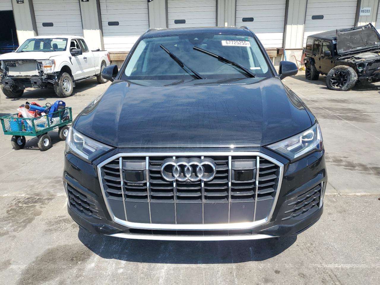 2023 Audi Q7 Premium Plus - Image 5