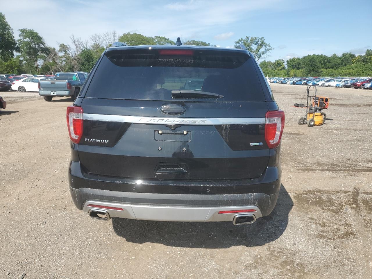 2017 Ford Explorer Platinum - Image 6