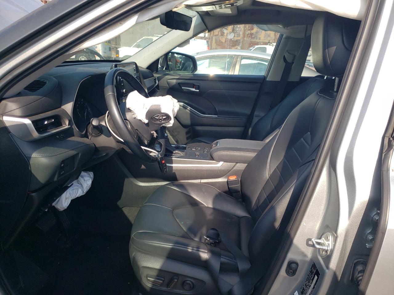 2021 Toyota Highlander Xle - Image 7