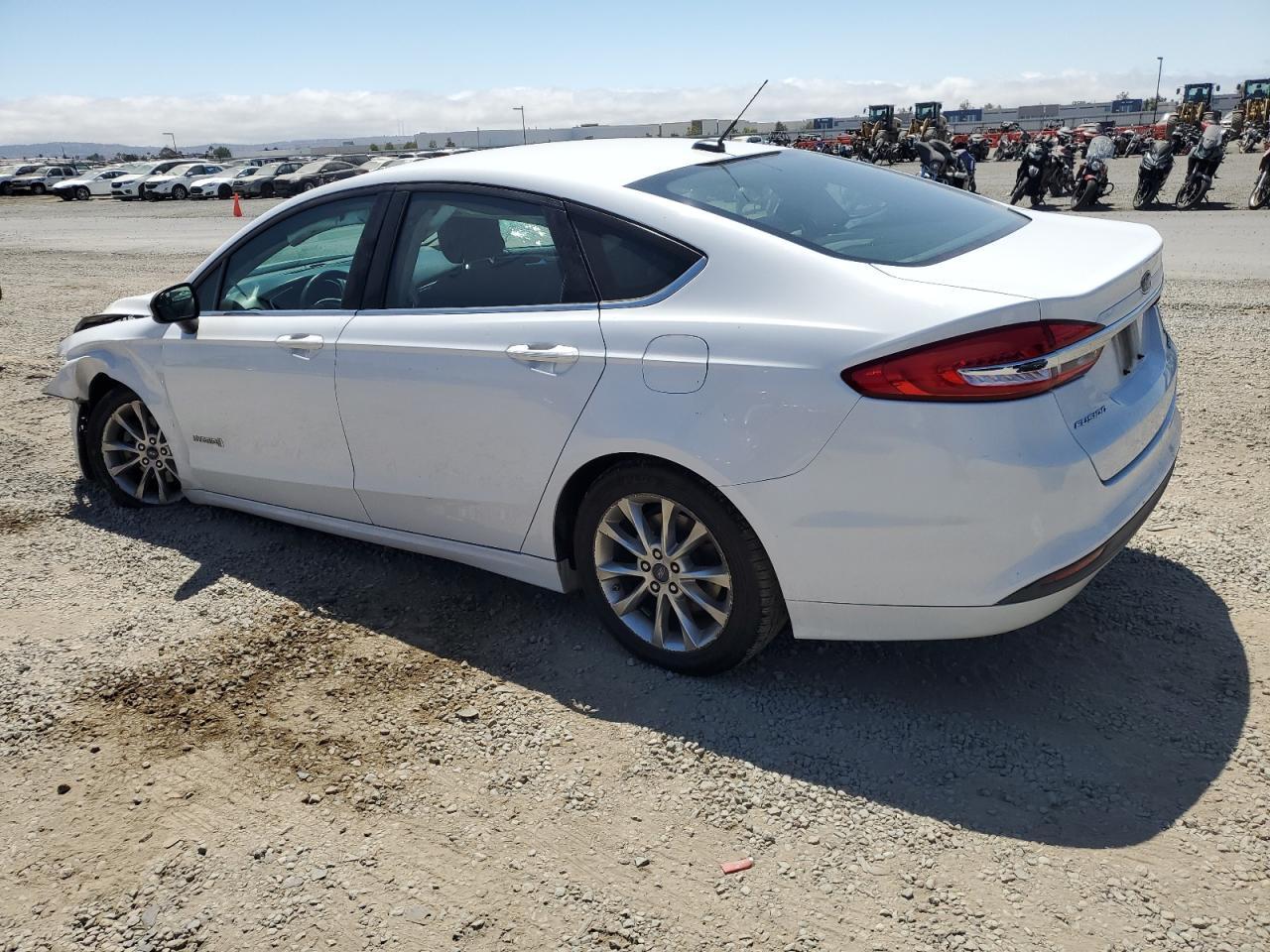 2017 Ford Fusion Se Hybrid - Image 2
