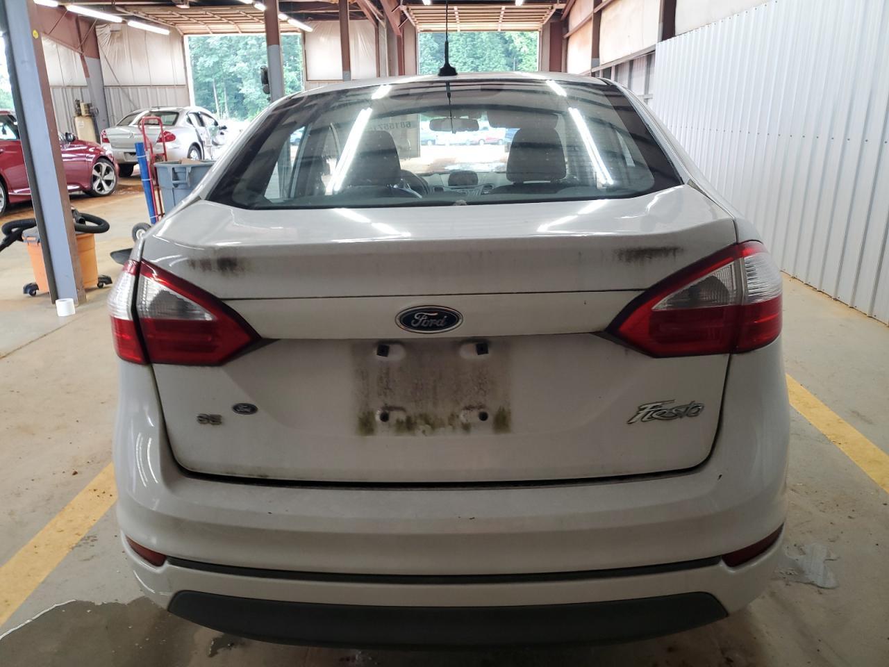 2014 Ford Fiesta Se - Фото 6