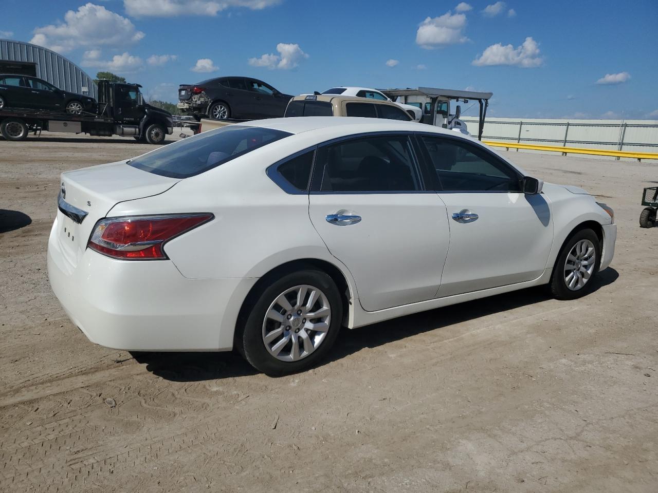2015 Nissan Altima 2.5 - Фото 3