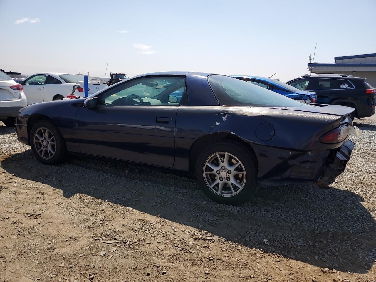 2000 Chevrolet Camaro - Фото 2