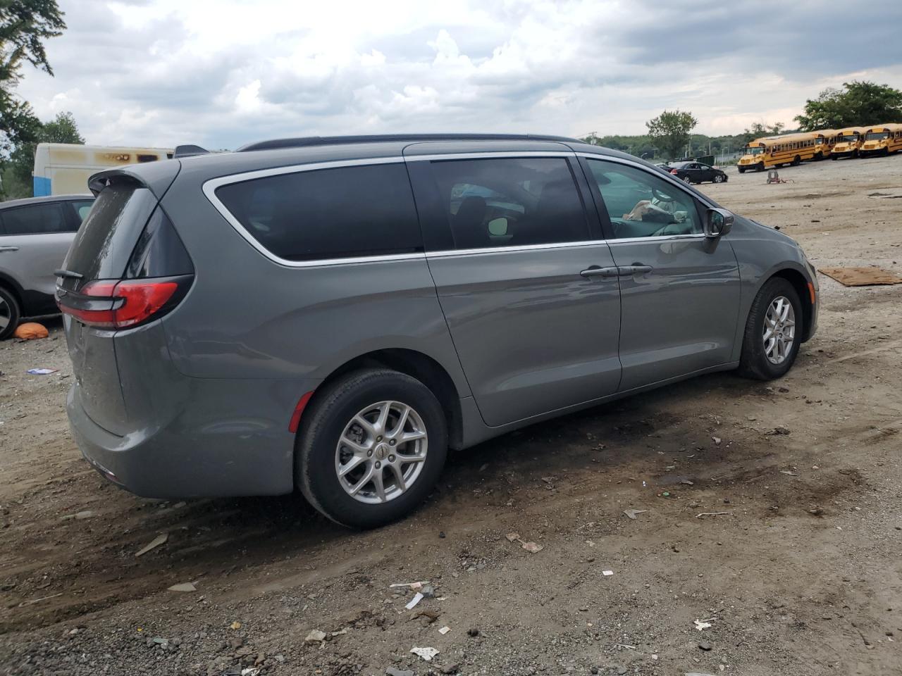 2022 Chrysler Pacifica Touring L - Фото 3