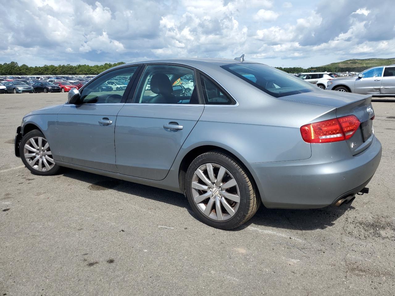 2010 Audi A4 Premium Plus - Фото 2