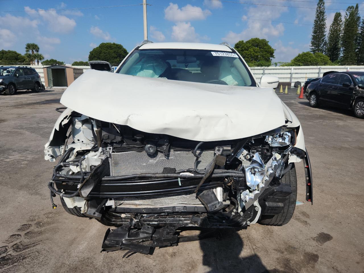 2015 Nissan Rogue S - Фото 5