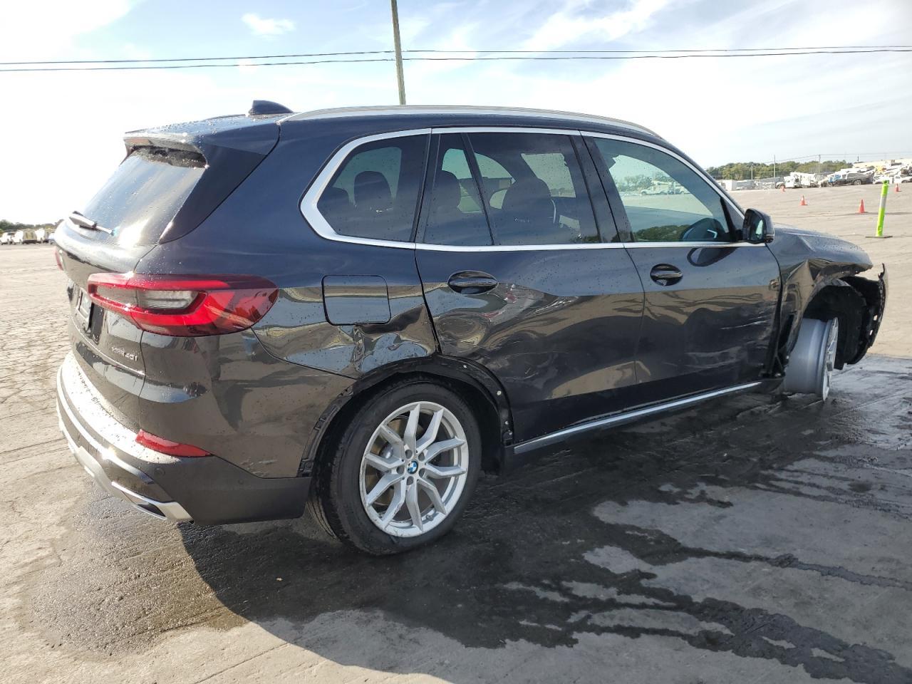 2023 BMW X5 xDrive40I - Image 3
