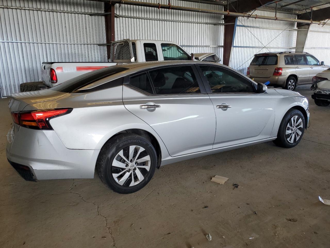 2020 Nissan Altima S - Фото 3