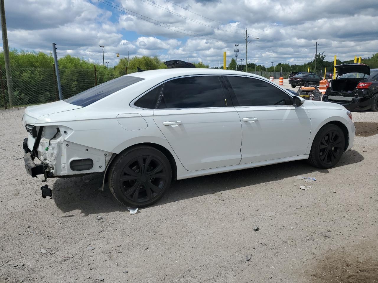 2022 Volkswagen Passat Se - Фото 3