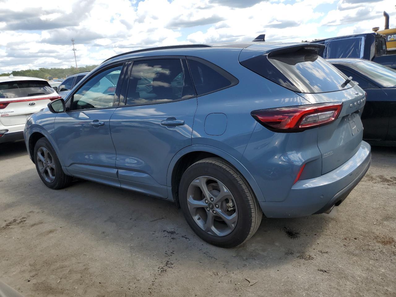 2024 Ford Escape St Line - Image 2
