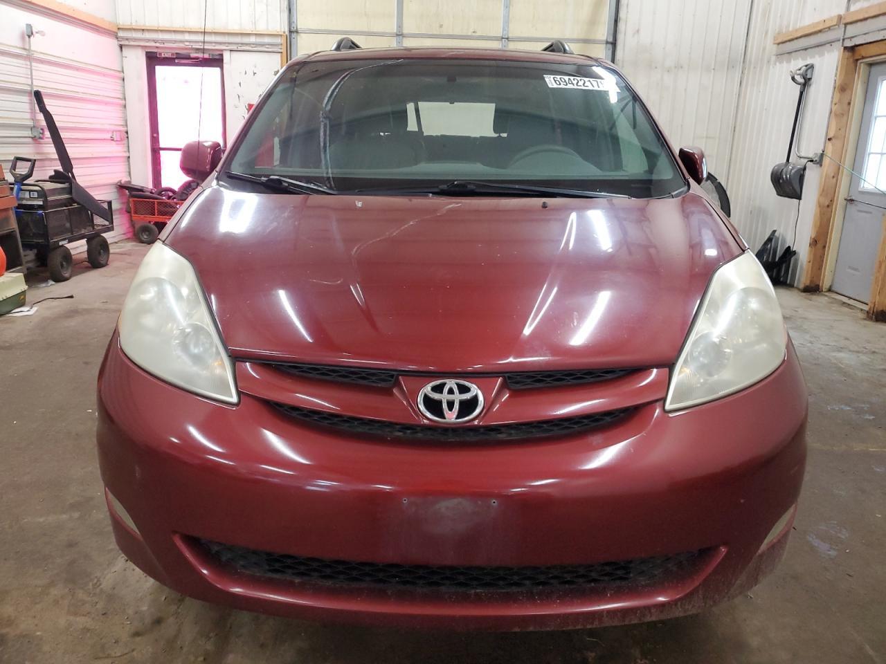 2010 Toyota Sienna Xle - Фото 5