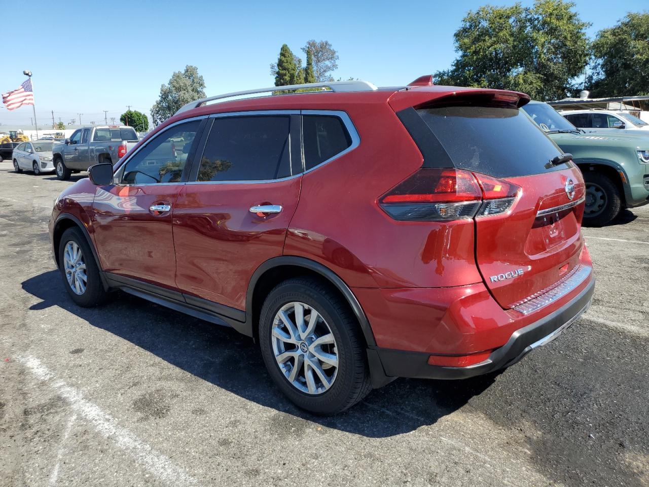 2018 Nissan Rogue S - Фото 2