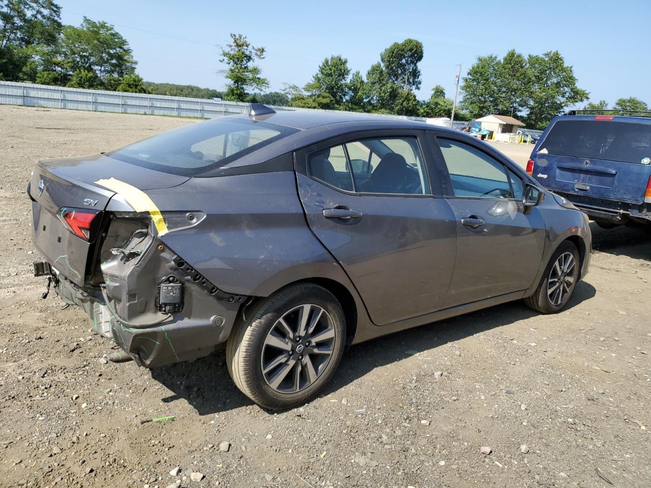 2022 Nissan Versa Sv - Image 3
