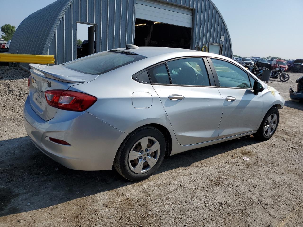 2017 Chevrolet Cruze Ls - Image 3