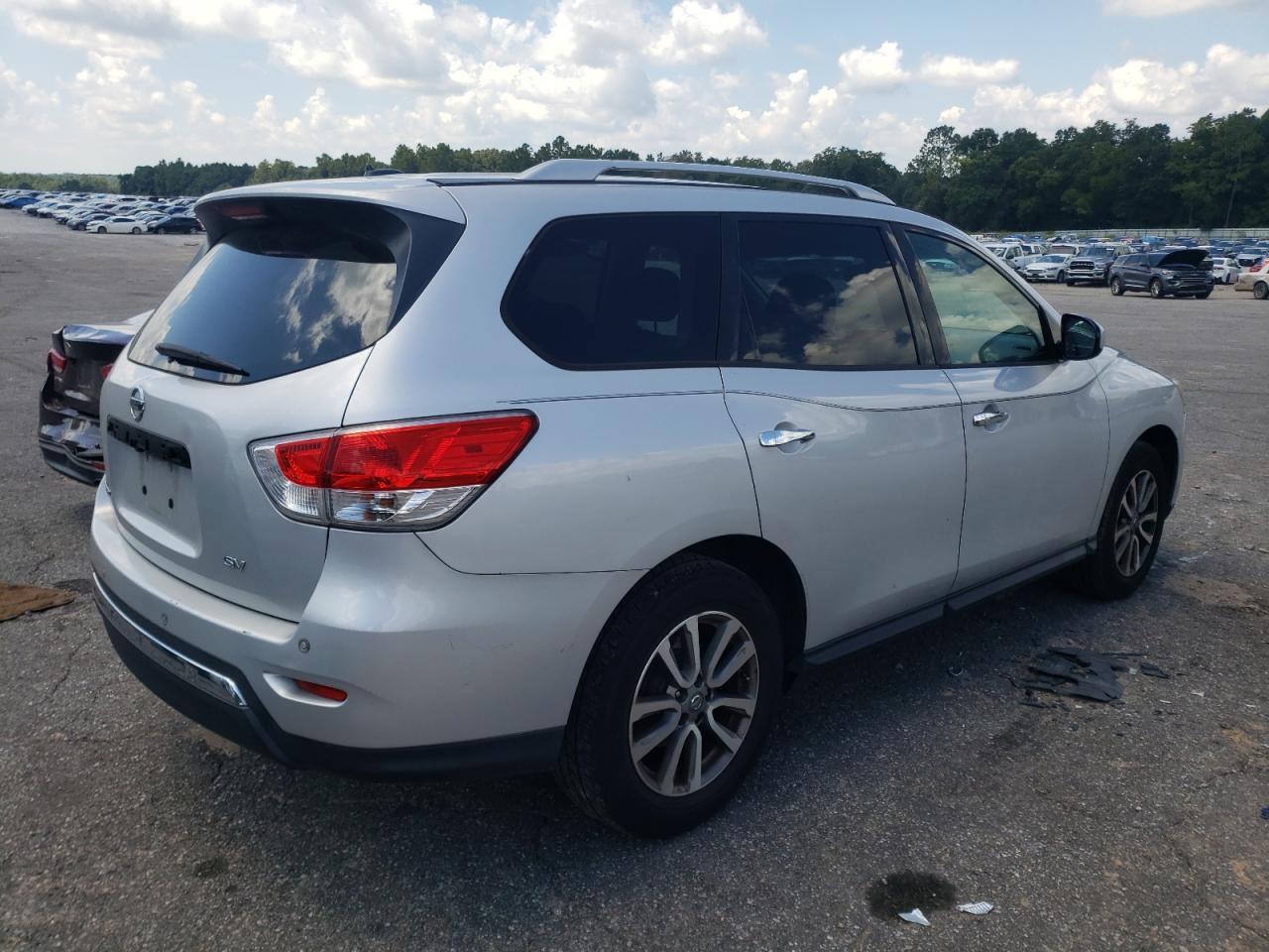 2015 Nissan Pathfinder S - Фото 3